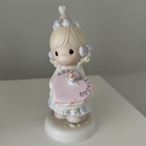 Precious Moment Figurines - Picture 2 of 3